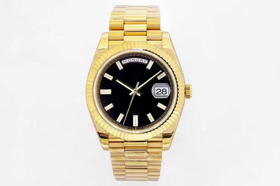 Unisex Alloy Quartz Wrist Watch Movement 30m Water Resistance For Men And Women